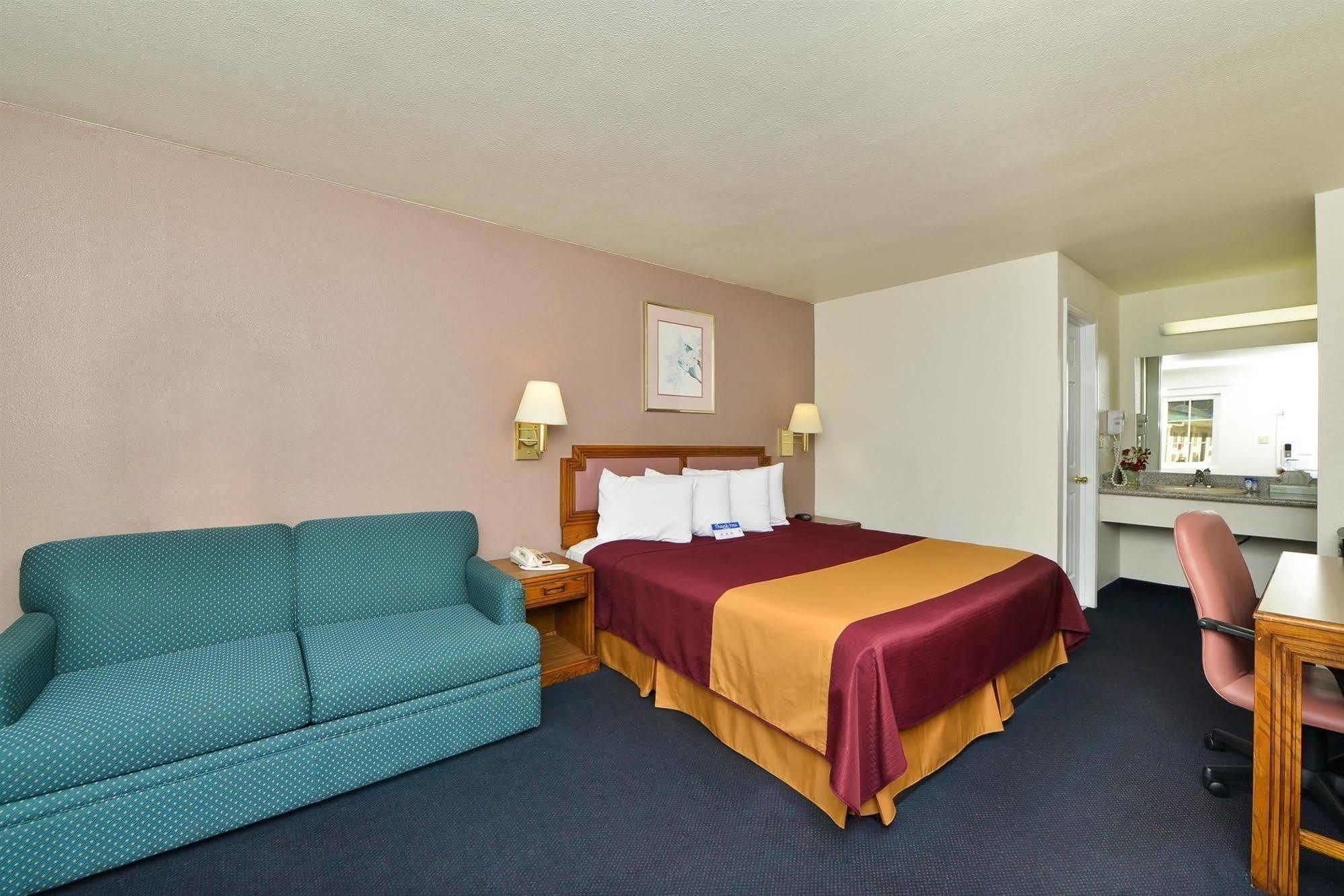 Hotel Value & Redding