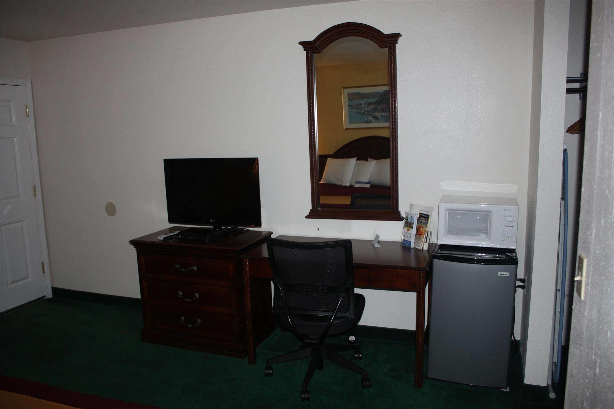 Hotel Value & Redding